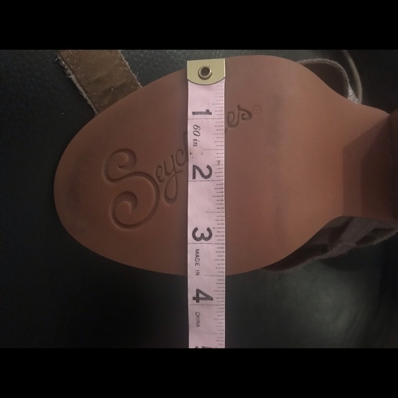 Seychelles size 7 strappy sandal - Picture 13 of 16
